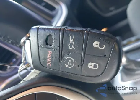 2015 Dodge Charger Sxt z USA, uszkodzony, nr VIN 2C3CDXHG2FH915341